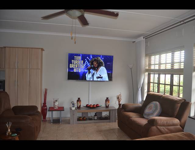 2 BEDROOM APARTMENT FOR SALE IN SCOTTBURGH CENTRAL
